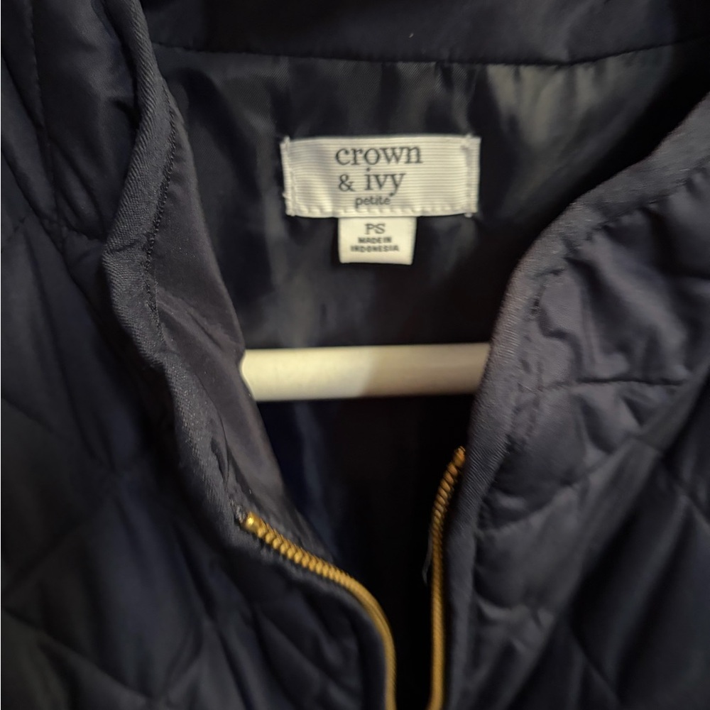 Crown & Ivy Women's Dark Blue Quilted Vest - Picture 2 of 2